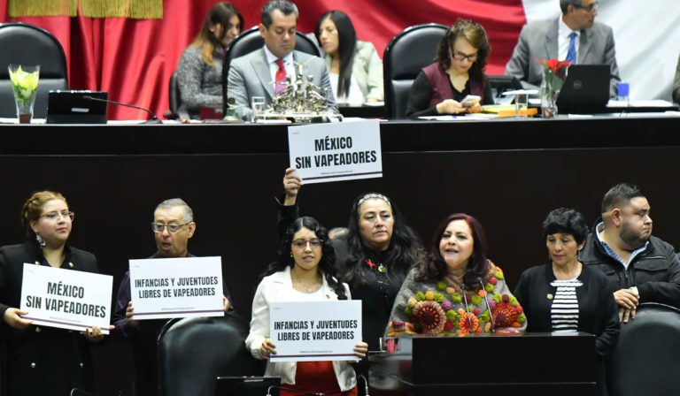 Senado prohíbe vapeadores en el país                            Aval entre polémica