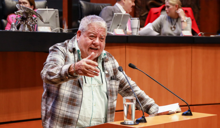 Morena critica política migratoria                          Defensa a connacionales