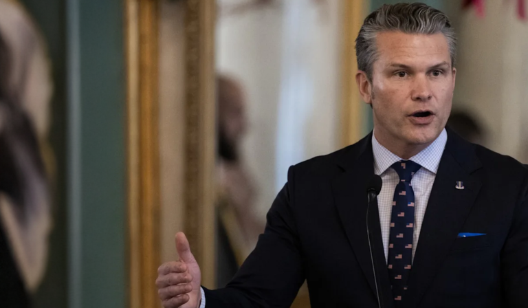 EU defiende ofensiva marítima                                 Hegseth justifica ataques