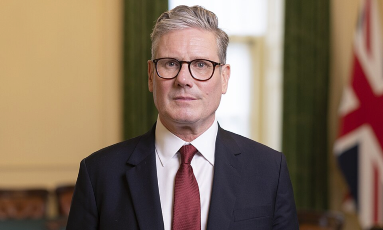 Reino Unido desafía presión                           Tensión por Groenlandia