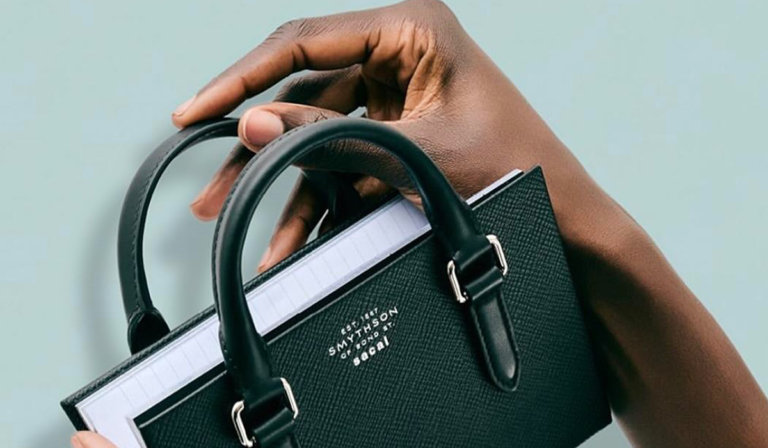 Sacai y Smythson fusionan hibridez japonesa y minimalismo británico