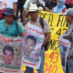 Padres de los 43 cuestionan a CNDH                    Exigen Comisión de la Verdad