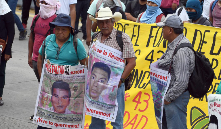 Padres de los 43 cuestionan a CNDH                    Exigen Comisión de la Verdad