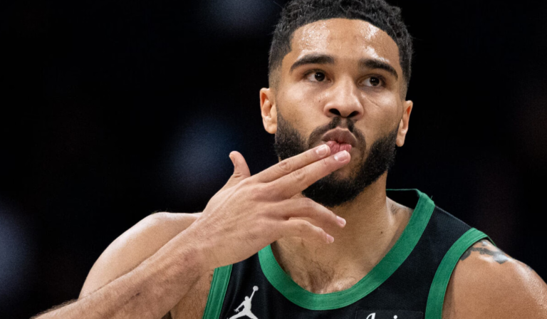 Celtics arrollan sin piedad Exhibición de ofensiva total