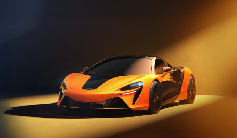 McLaren celebra su título mundial con Artura Spider exclusivo