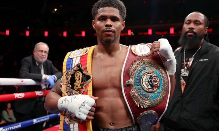 Stevenson destrona a López                                     Nuevo campeón superligero