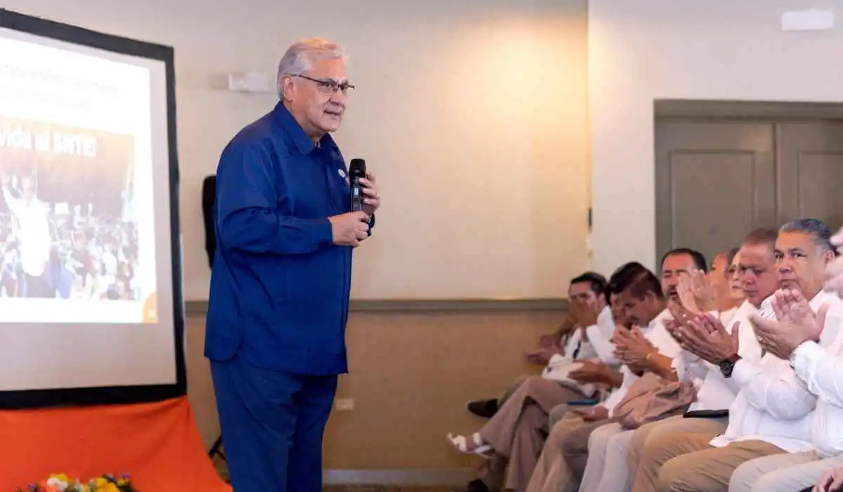 SNTE exige aumento salarial                                     Pliego 2026 plantea mejoras laborales y educativas