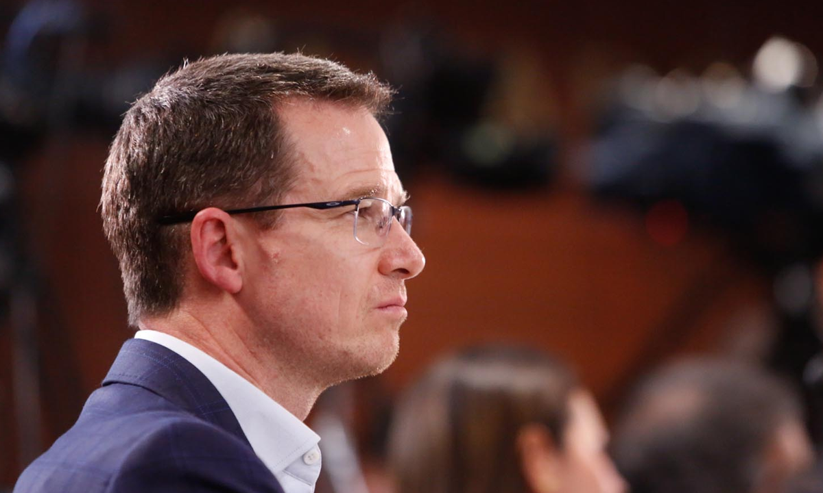 Oposición respalda reforma                            Senadores avalarán cambios contra pensiones excesivas