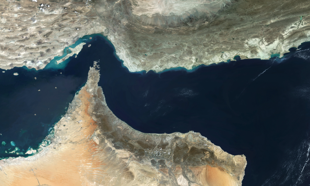 Irán amenaza con cerrar Ormuz                              Tensión en Golfo Pérsico