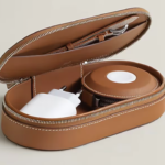 Hermès eleva la tecnología con el cargador Paddock Yoyo