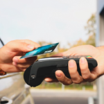 Eliminarán comisiones en pagos digitales Medida busca contener precios de combustibles