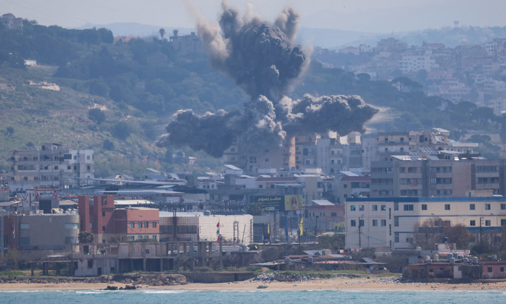 Israel intensifica ataques en Líbano Cientos de muertos y heridos