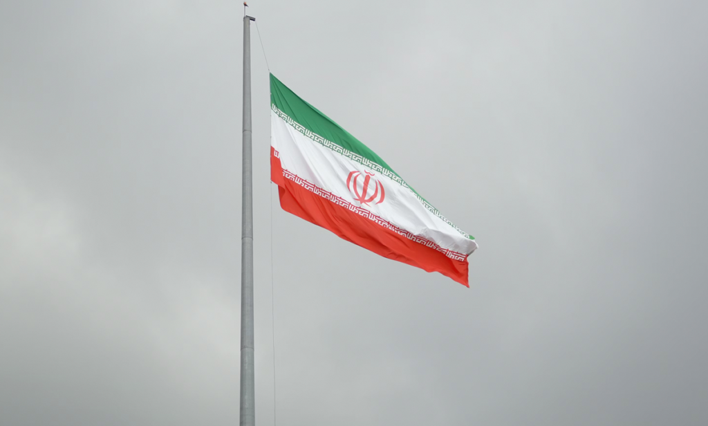 Irán retoma diálogo con EU Tregua pende de hilo