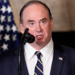 Renuncia jefe naval de EU Salida sin explicación