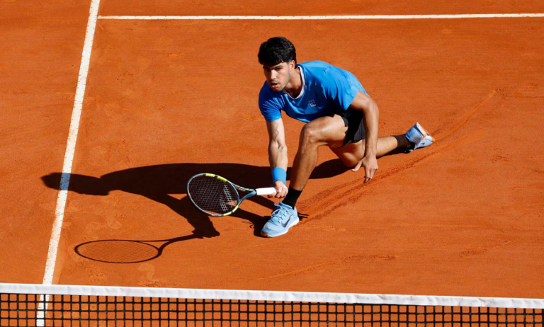 Alcaraz y Sinner avanzan Duelo intenso rumbo a cuartos