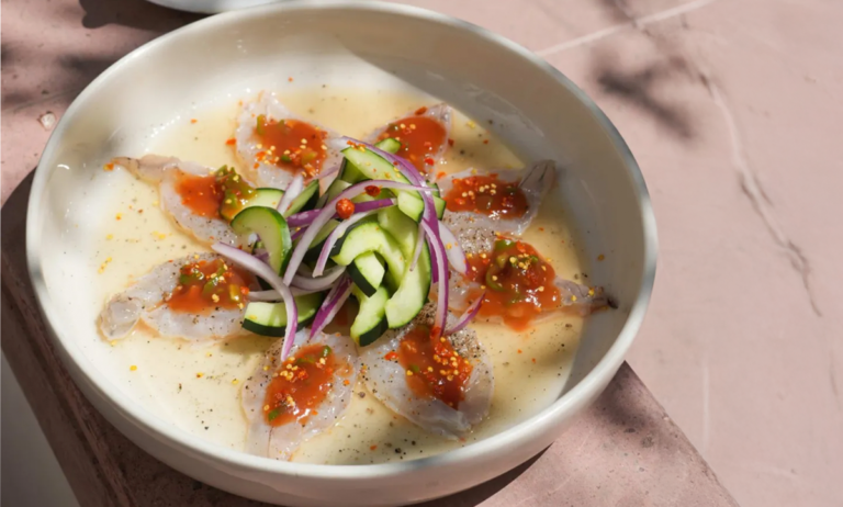 Costa Rosa reinventa mariscos del norte con estilo