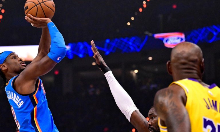 Thunder golpea a Lakers Ventaja en semifinales