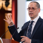 Gobierno acelera simplificación de trámites Eliminan más de mil 700 procesos federales