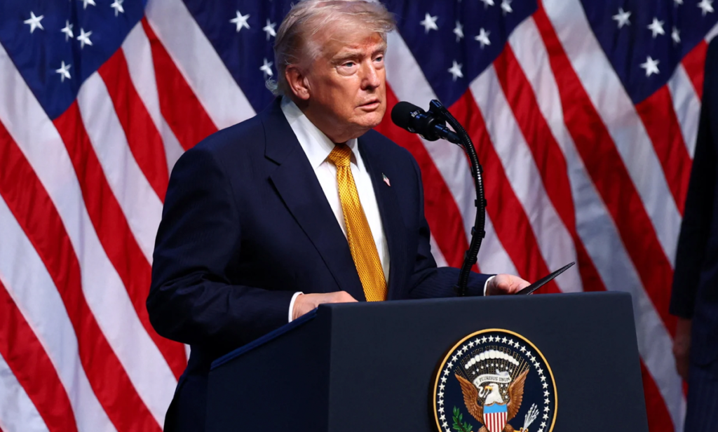Trump cambia memorial histórico Retiran paneles originales