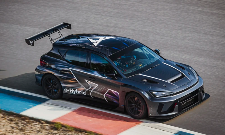 Cupra presenta León VZ e-Hybrid Racer