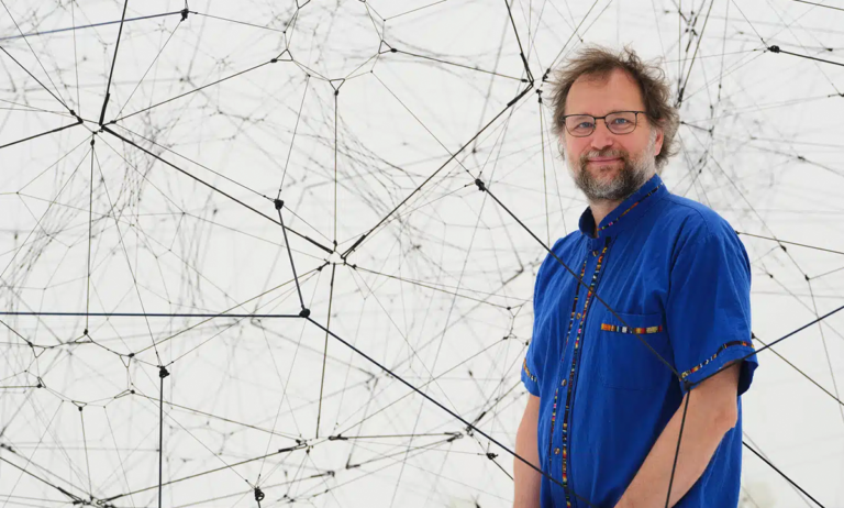 Tomás Saraceno presenta su mayor exposición en Alemania