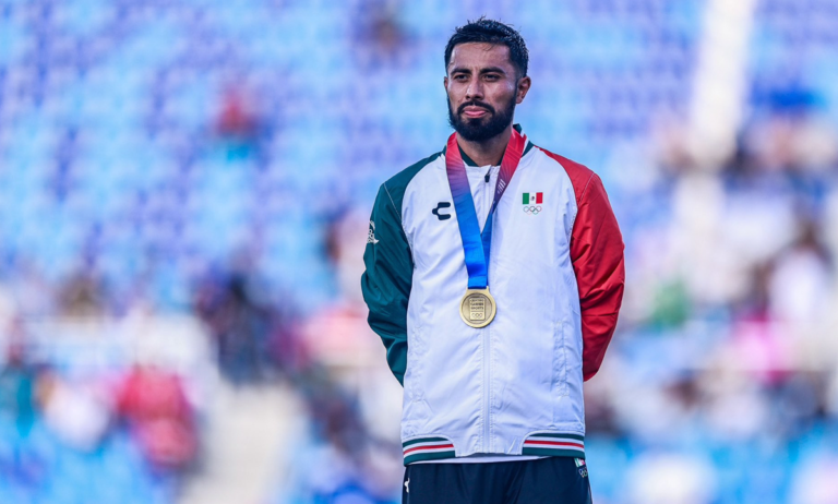 Herrera honra a México Con doble oro