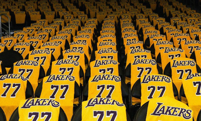 Lakers cambian de propietarios Venta supera 12 mil millones