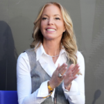 Buss frena venta Pelea por Lakers