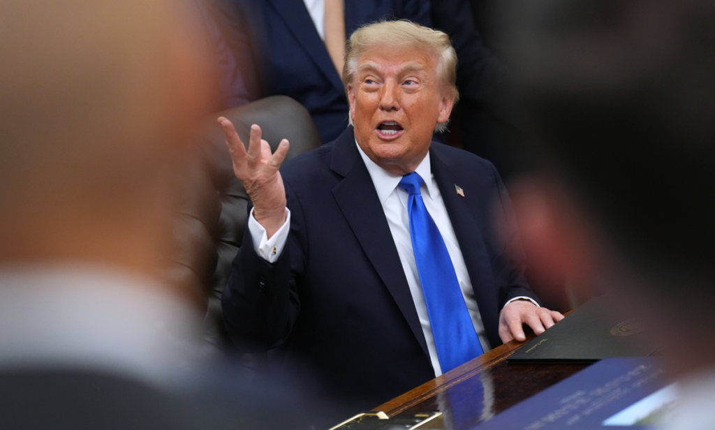 Jueza frena a Trump bloquea restricciones a ciudadanía