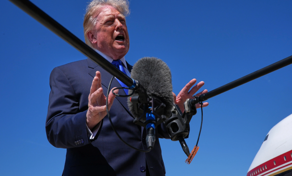 Trump rechaza frenar IA prioriza ventaja tecnológica
