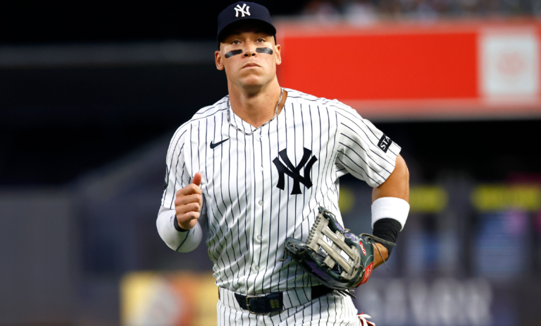 Yanquis aseguran playoffs judge conecta jonrón